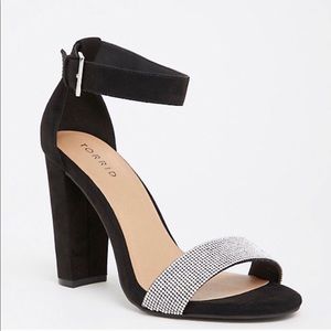 NWT Black with rhinestone heels